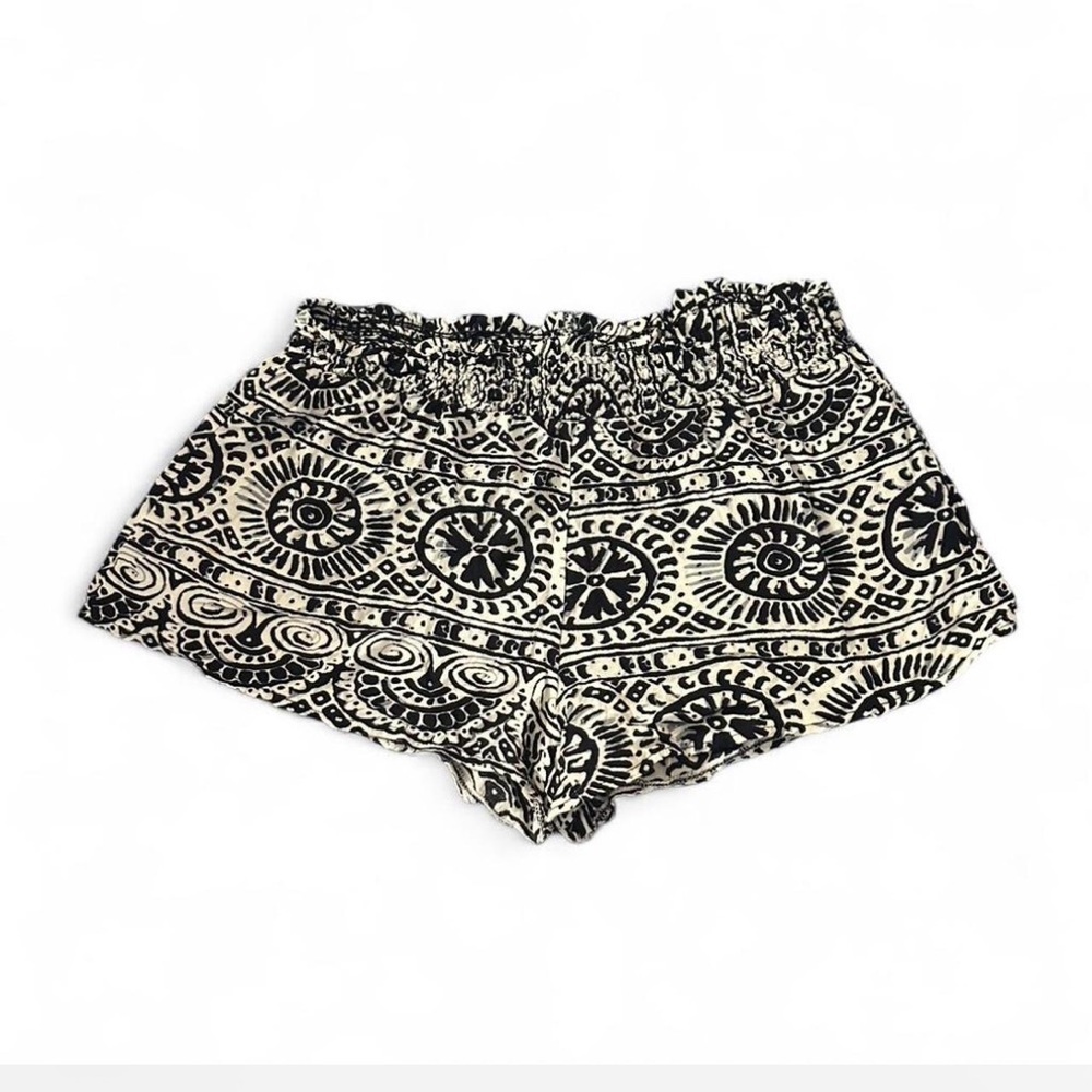 Connection 18 Black and Cream Shorts